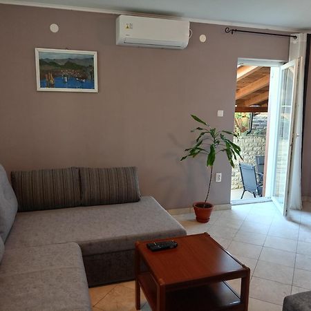 Apartmani Tomljenovic سينج الغرفة الصورة